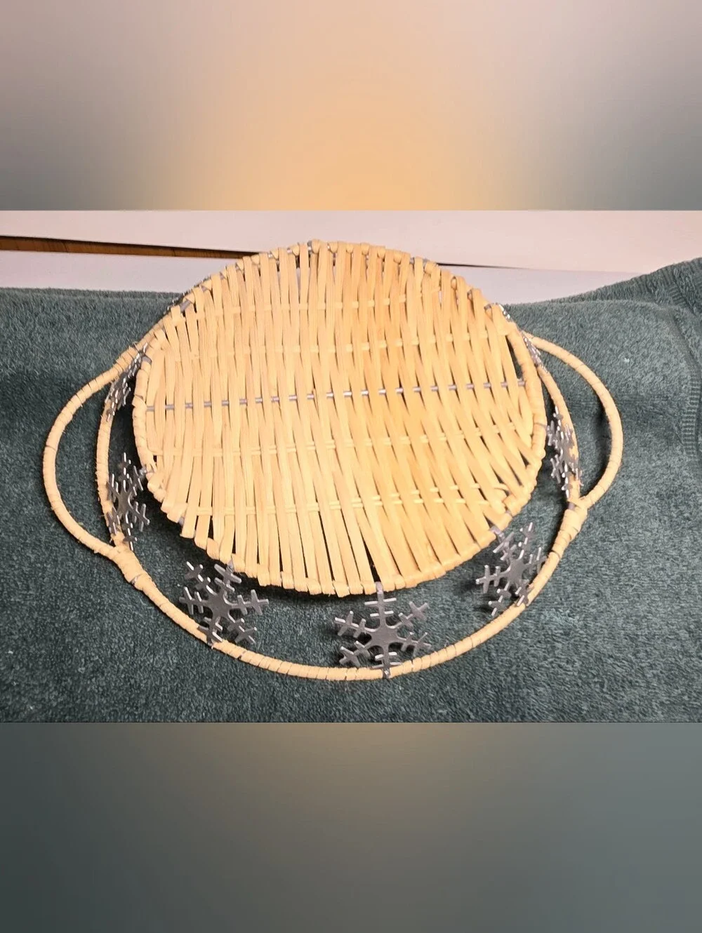 Vintage Pyrex 229 Pie Plate Snowflake Wicker Christmas Basket